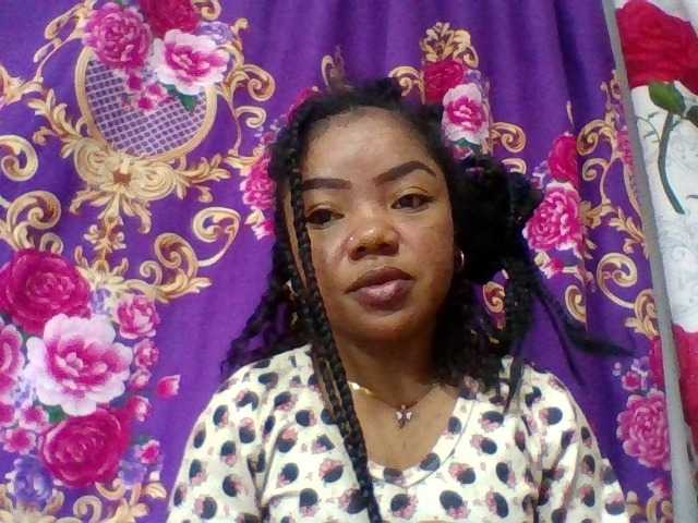 Elyah1a live cam on BongaCams