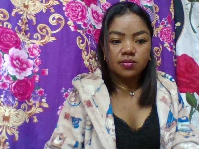 Elyah1a live cam on BongaCams