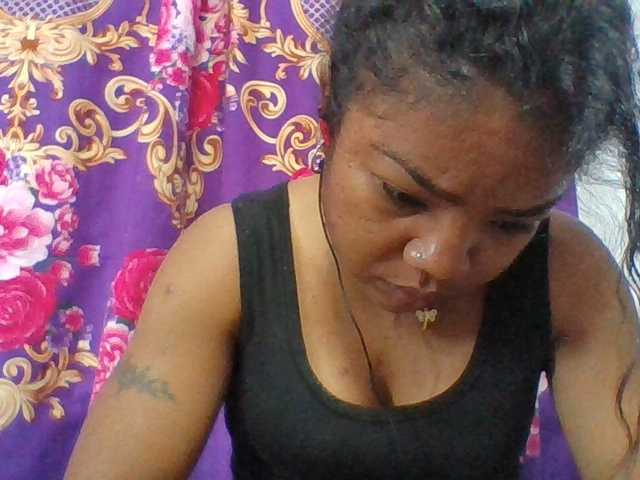 Elyah1a live cam on BongaCams
