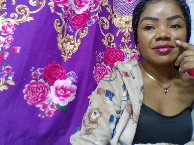Elyah1a live cam on BongaCams