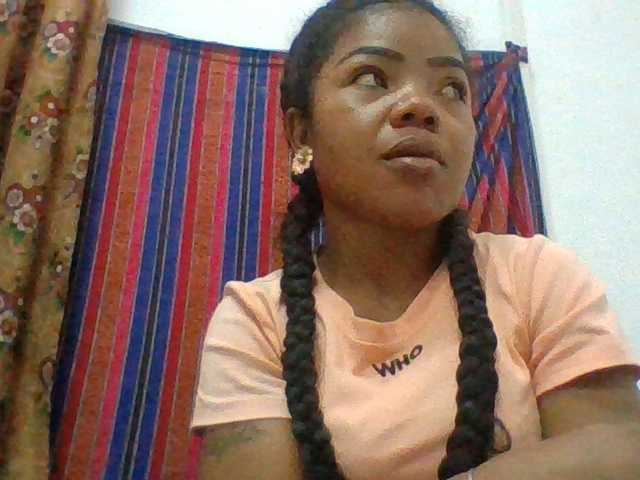 Elyah1a live cam on BongaCams