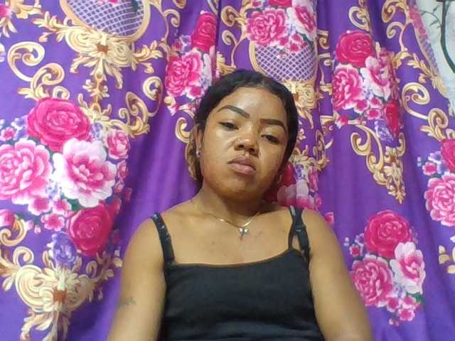 Elyah1a live cam on BongaCams