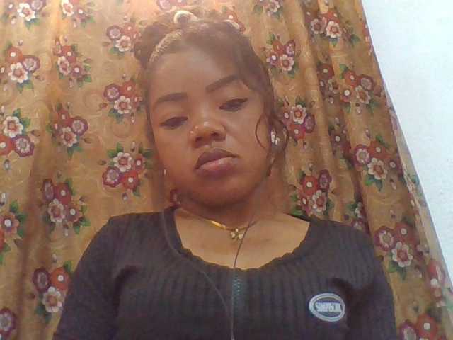 Elyah1a live cam on BongaCams