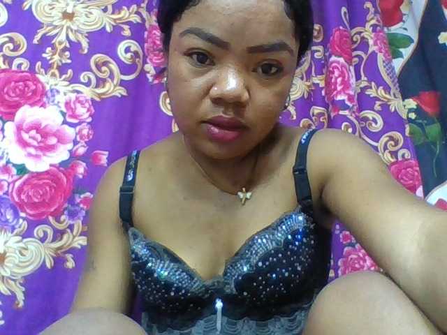 Elyah1a live cam on BongaCams