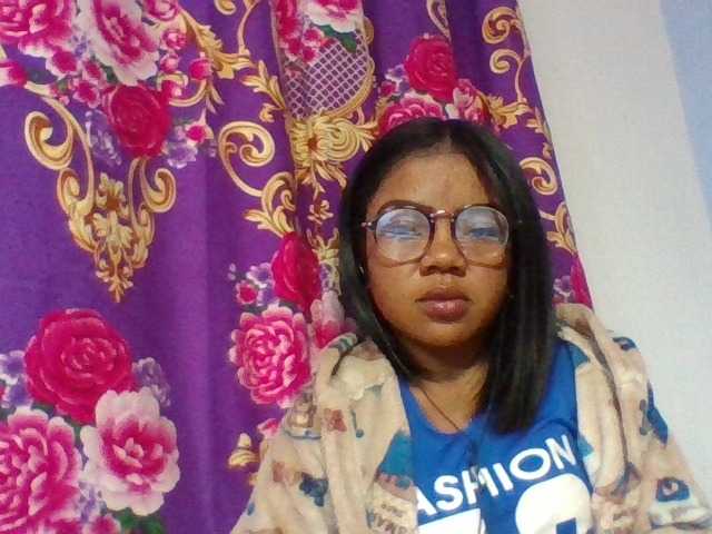 Elyah1a live cam on BongaCams
