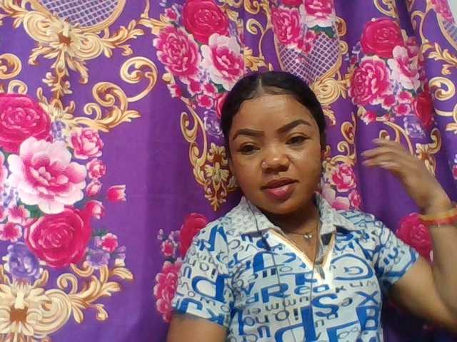 Elyah1a live cam on BongaCams
