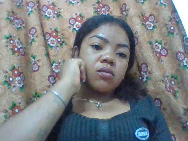 Elyah1a live cam on BongaCams