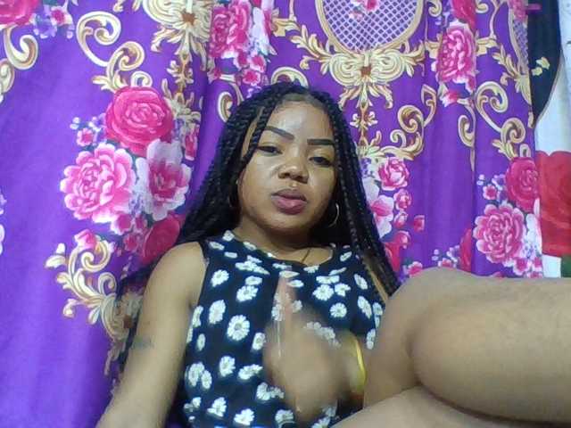 Elyah1a live cam on BongaCams