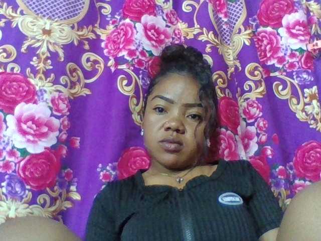 Elyah1a live cam on BongaCams