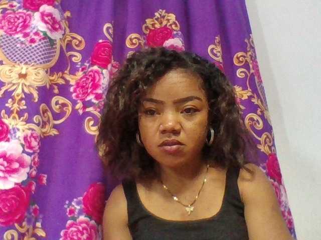 Elyah1a live cam on BongaCams