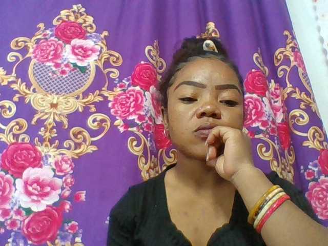 Elyah1a live cam on BongaCams