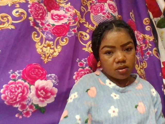 Elyah1a live cam on BongaCams