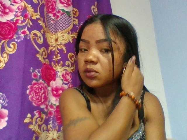 Elyah1a live cam on BongaCams