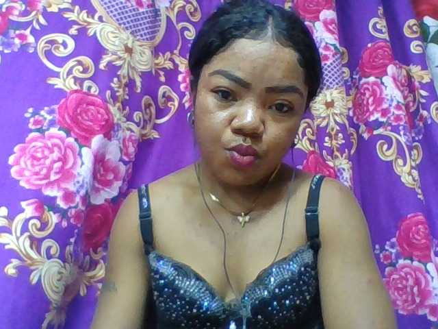 Elyah1a live cam on BongaCams