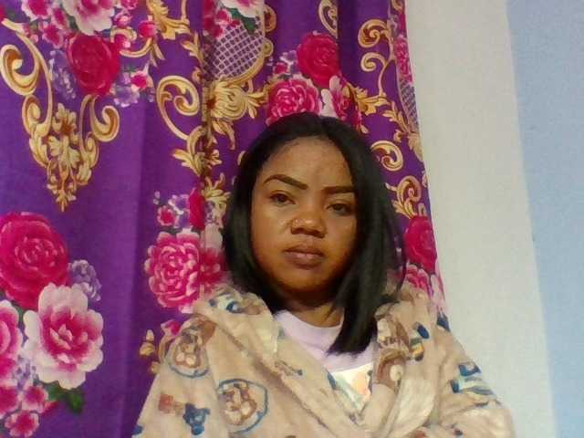 Elyah1a live cam on BongaCams