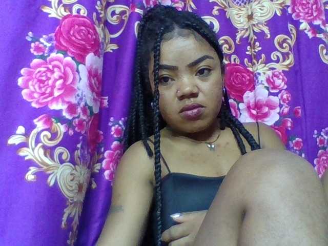 Elyah1a live cam on BongaCams
