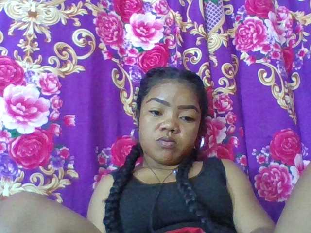 Elyah1a live cam on BongaCams