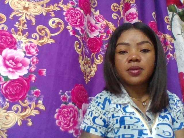 Elyah1a live cam on BongaCams