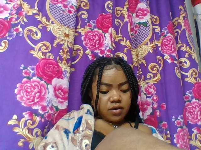 Elyah1a live cam on BongaCams