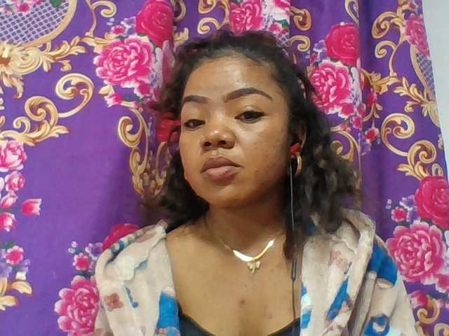 Elyah1a live cam on BongaCams