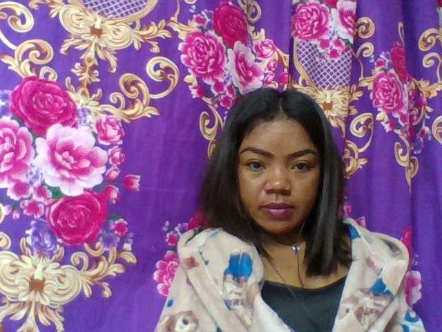 Elyah1a live cam on BongaCams
