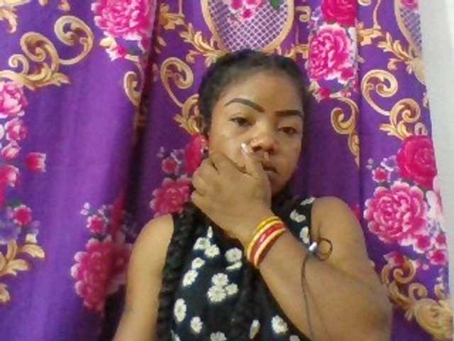 Elyah1a live cam on BongaCams