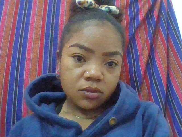 Elyah1a live cam on BongaCams