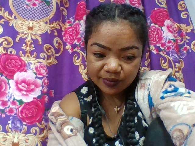 Elyah1a live cam on BongaCams