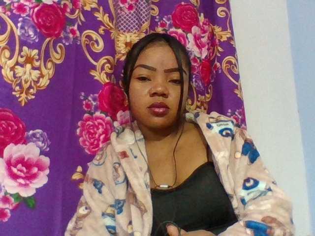 Elyah1a live cam on BongaCams