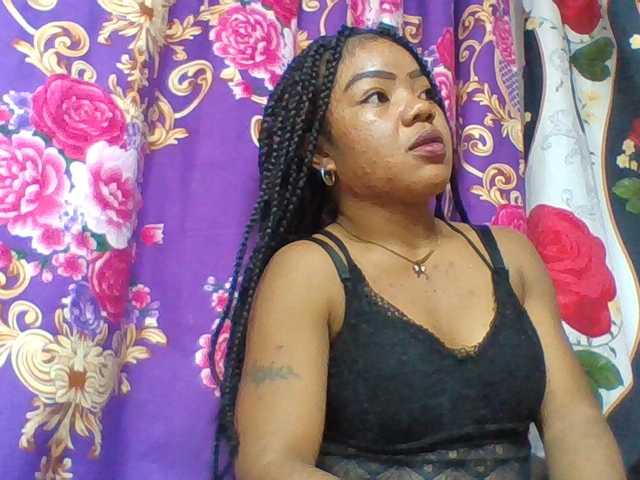 Elyah1a live cam on BongaCams