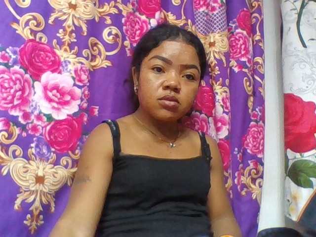 Elyah1a live cam on BongaCams