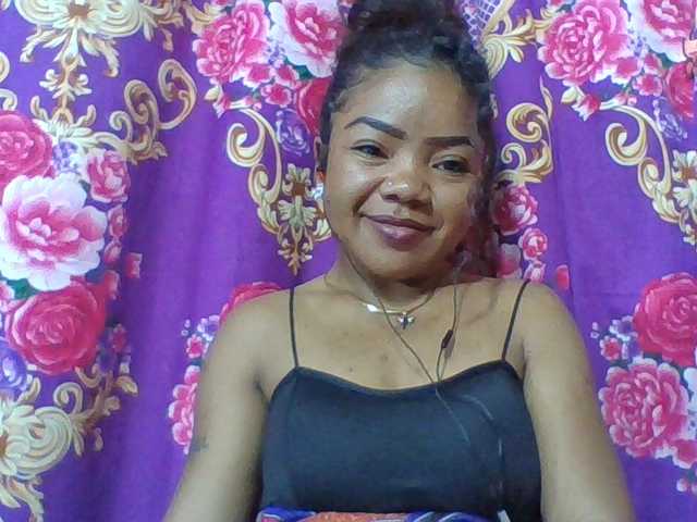 Elyah1a live cam on BongaCams
