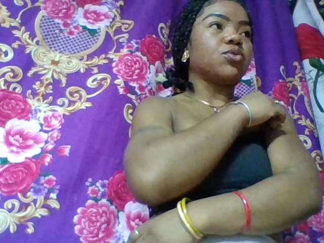 Elyah1a live cam on BongaCams