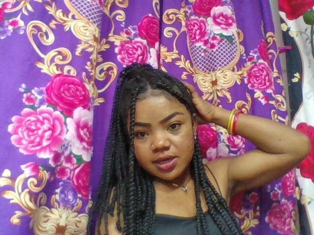 Elyah1a live cam on BongaCams