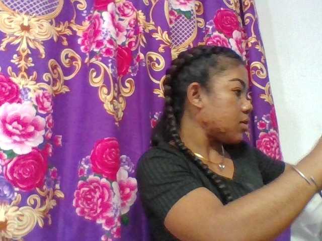 Elyah1a live cam on BongaCams