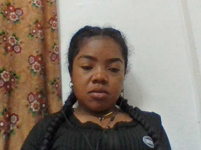 Elyah1a live cam on BongaCams