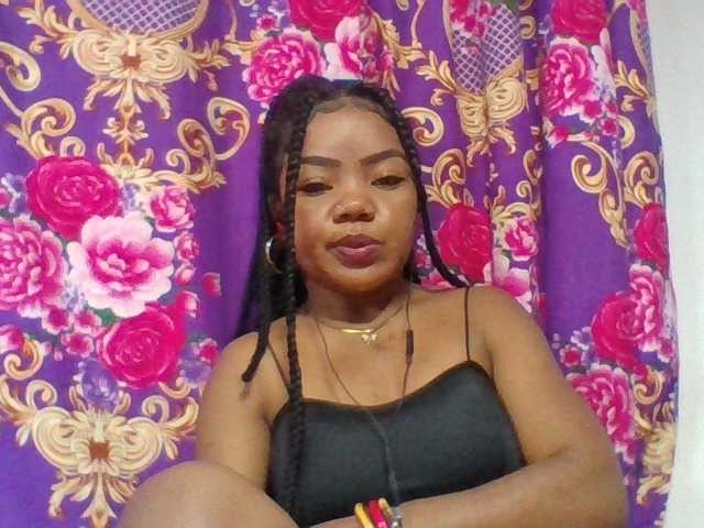Elyah1a live cam on BongaCams