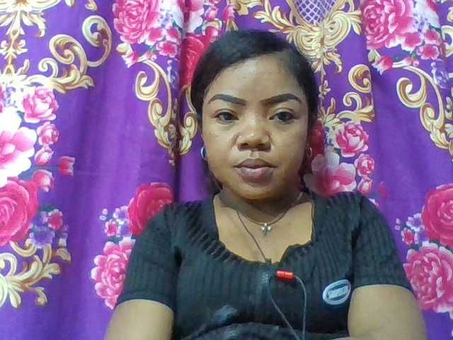 Elyah1a live cam on BongaCams