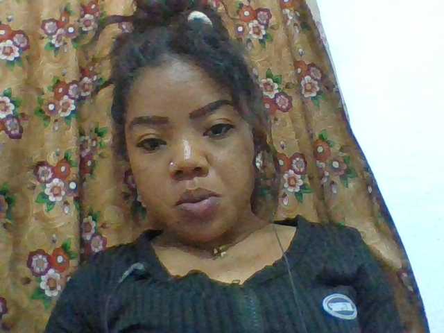 Elyah1a live cam on BongaCams