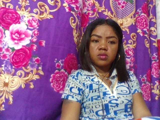 Elyah1a live cam on BongaCams
