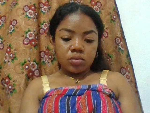 Elyah1a live cam on BongaCams