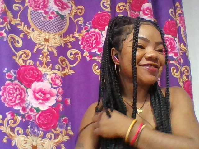 Elyah1a live cam on BongaCams