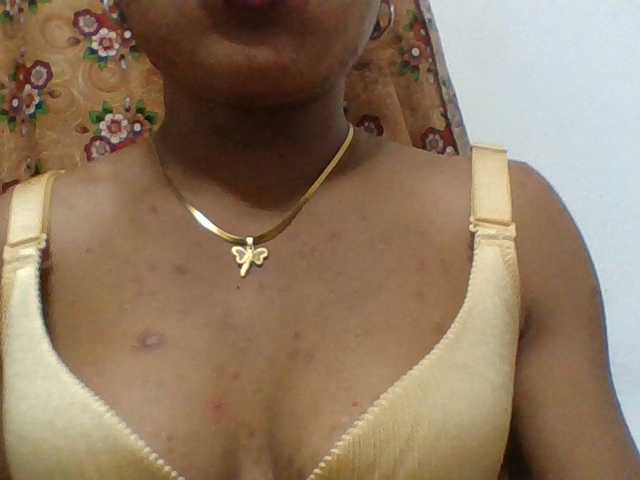 Elyah1a live cam on BongaCams