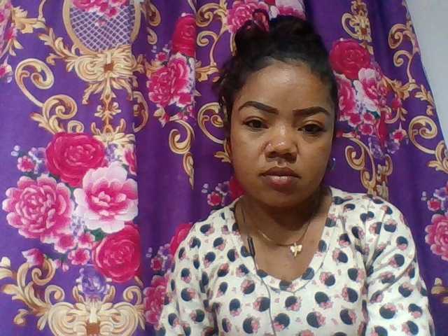 Elyah1a live cam on BongaCams
