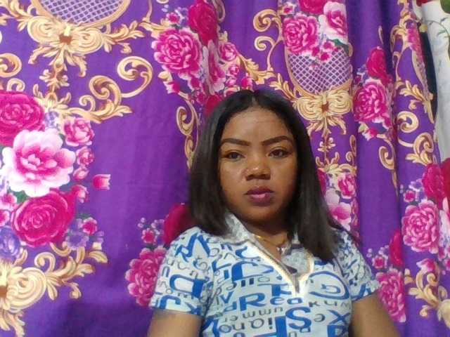 Elyah1a live cam on BongaCams