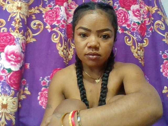 Elyah1a live cam on BongaCams