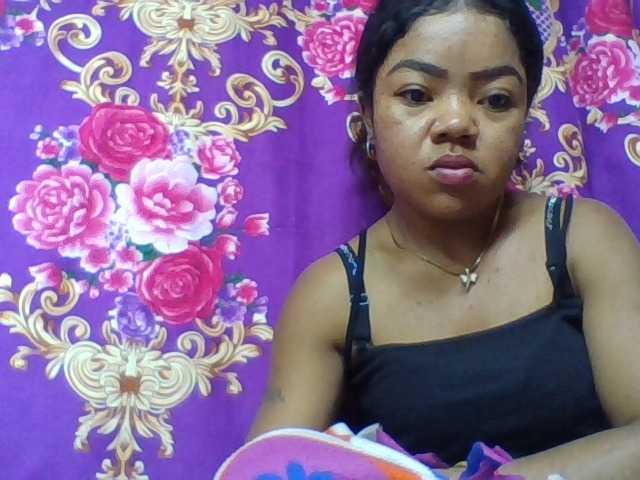 Elyah1a live cam on BongaCams