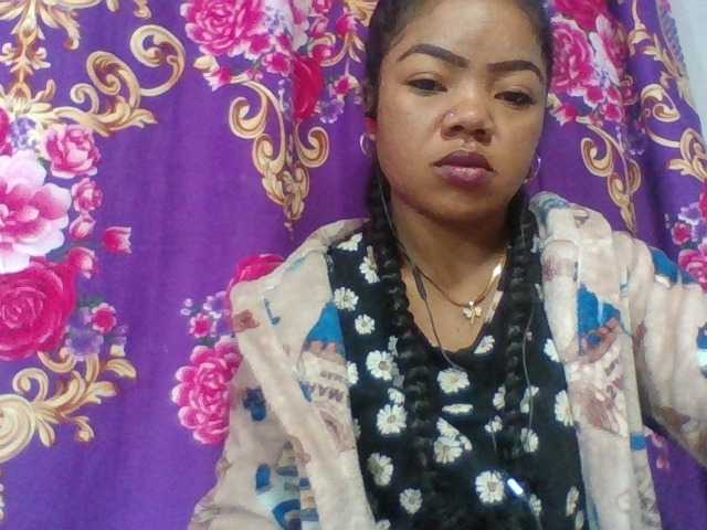 Elyah1a live cam on BongaCams