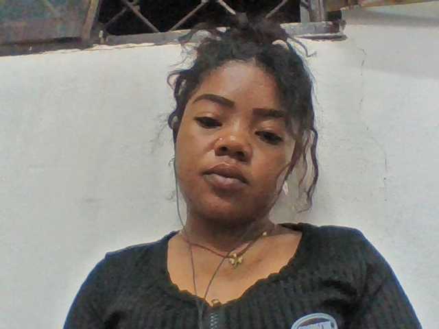 Elyah1a live cam on BongaCams