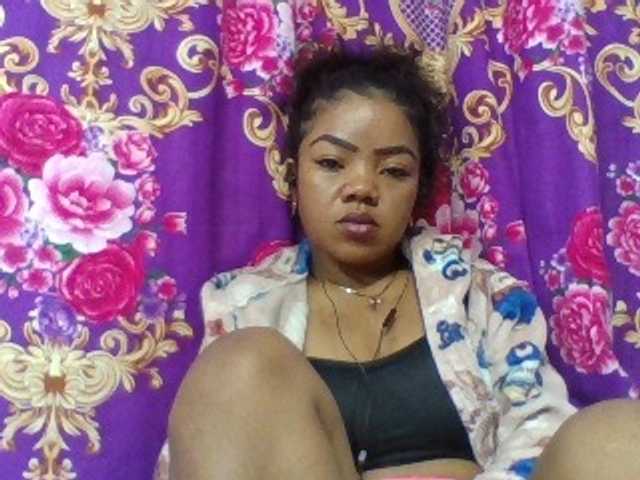 Elyah1a live cam on BongaCams